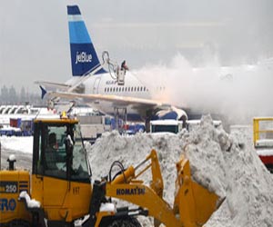 مصر اليوم - انفجار سيارة مفخخة أمام مطار مقديشو يؤدى إلى سقوط ضحايا